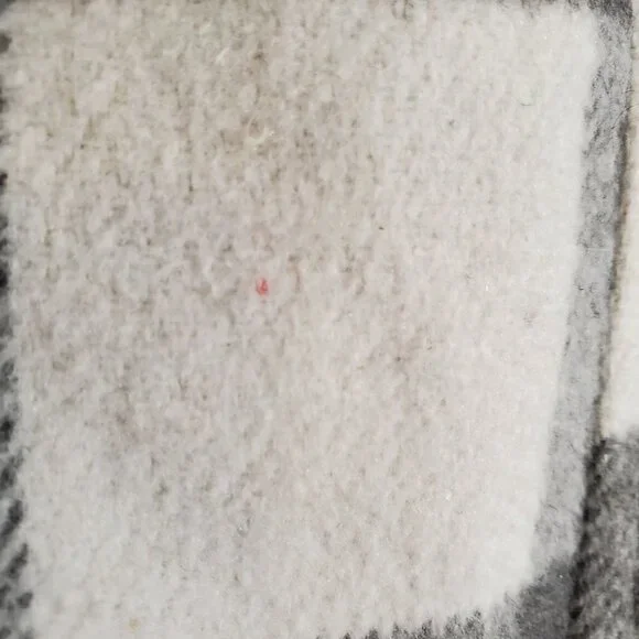 Gray and White Oversized Shacket Size M - Picture 13 of 13